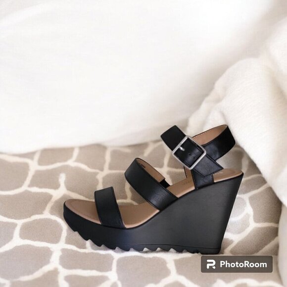 Sun + Stone Black Wedge Siennaa Sandals With Adjustable Straps- 8M - Picture 3 of 7